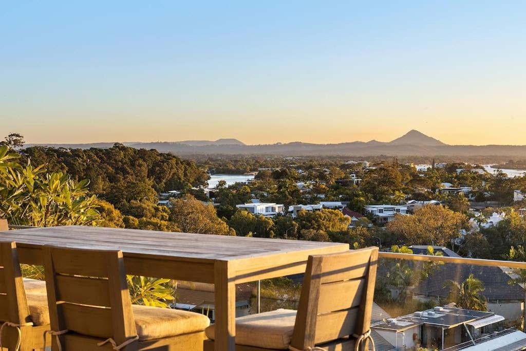 Apartamento Lavish Hastings Luxury, Breathtaking Views Noosa Heads Exterior foto